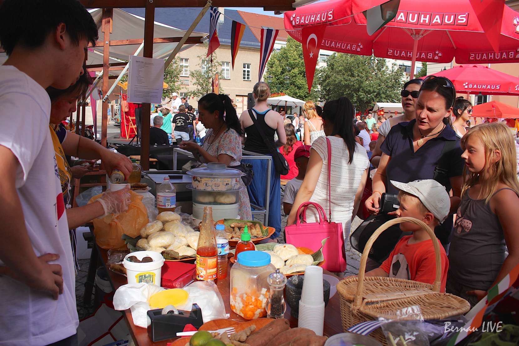 Bernau: Langer Dienstag der Kulturen gestartet- asiatisch 9 Bernau LIVE - Dein Stadtmagazin für Bernau bei Berlin