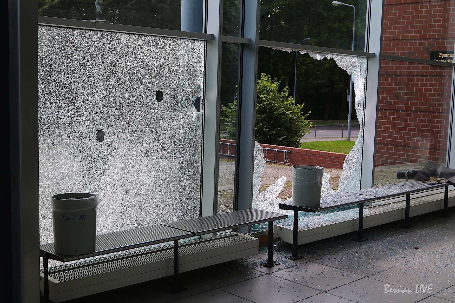 Bernau: Scheiben im Paulus Gymnasium zertrümmert 21 Paulus Gymnasium Bernau, Bernau, Polizei, Kriminalität, Praetorius Gymnasium Bernau, Bernau LIVE, News Bernau, Nachrichten Bernau, Bernau LIVE