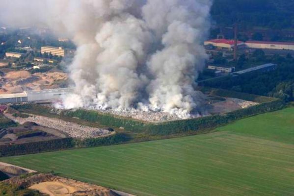 Bernau: Nach Urteil - Bleibt Bernau auf dem Müll sitzen? 24 Bernau: Umweltsünderin verurteilt - Bleibt Bernau auf dem Müll und Kosten sitzen?