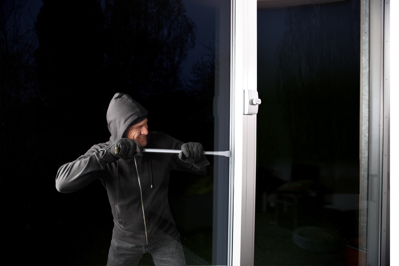 Bernau: Einbrecher landeten auf der Flucht im Pool - 7 Bernau, Einbruch, Barnim, Polizei, Nachrichten, Bernau LIVE, Kriminalität, Sicherheit