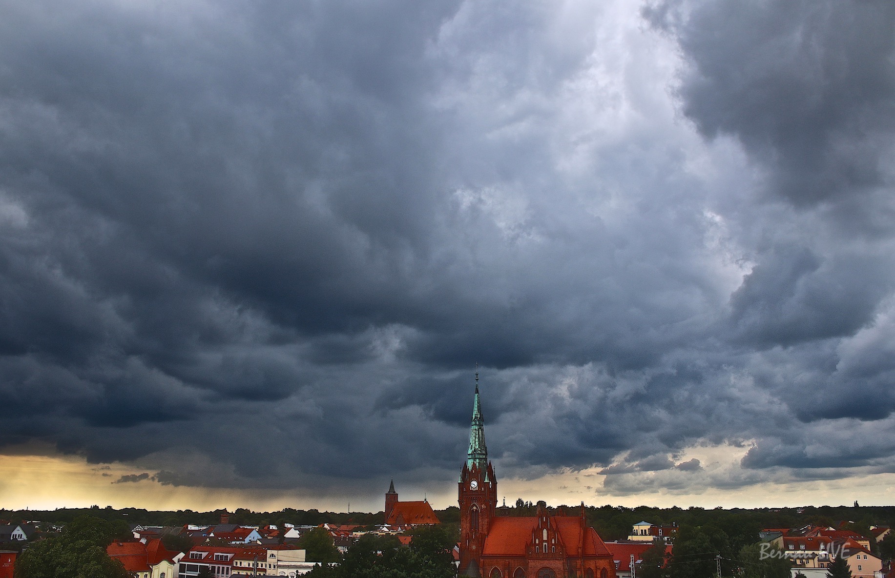 Bernau, 16.50 Uhr - Dunkle Wolken über unserer Stadt 20 Bernau - Wolekn über unserer Stadt