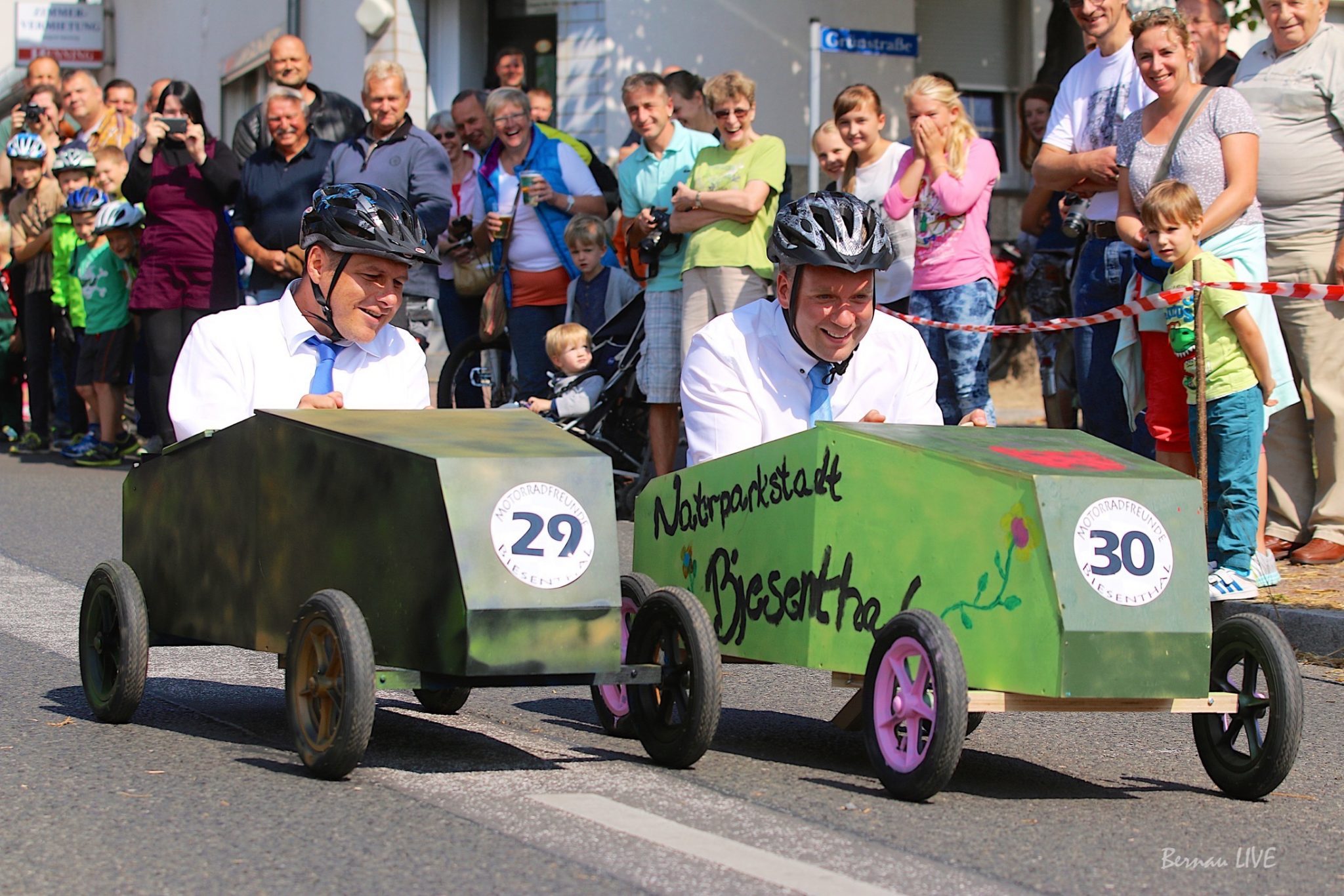 Das grosse Rennen von Biesenthal - Seifenkistenrennen 83 Das grosse Rennen von Biesenthal - Seifenkistenrennen