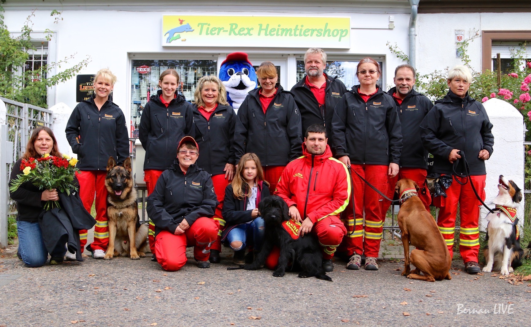 Bernau: Thermojacken für die Rettungshundestaffel DLRG Barnim