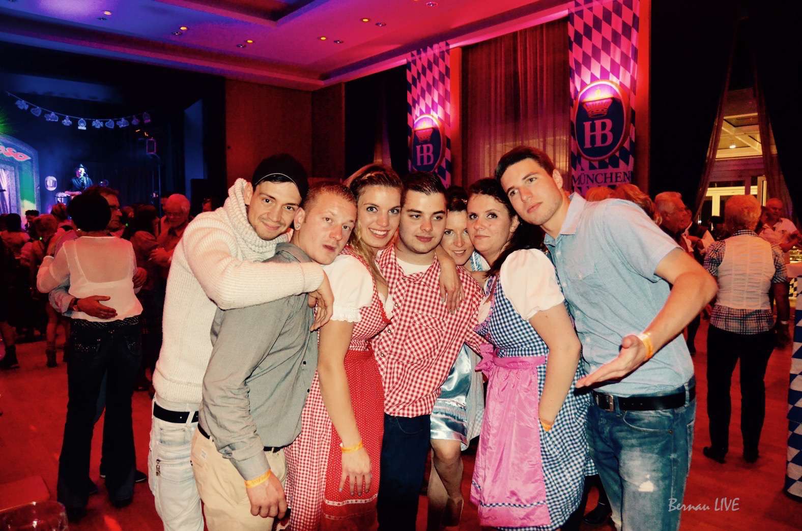 Oktoberfest in der Stadthalle Bernau (Video) 40 Bernau LIVE - Dein Stadtmagazin für Bernau bei Berlin