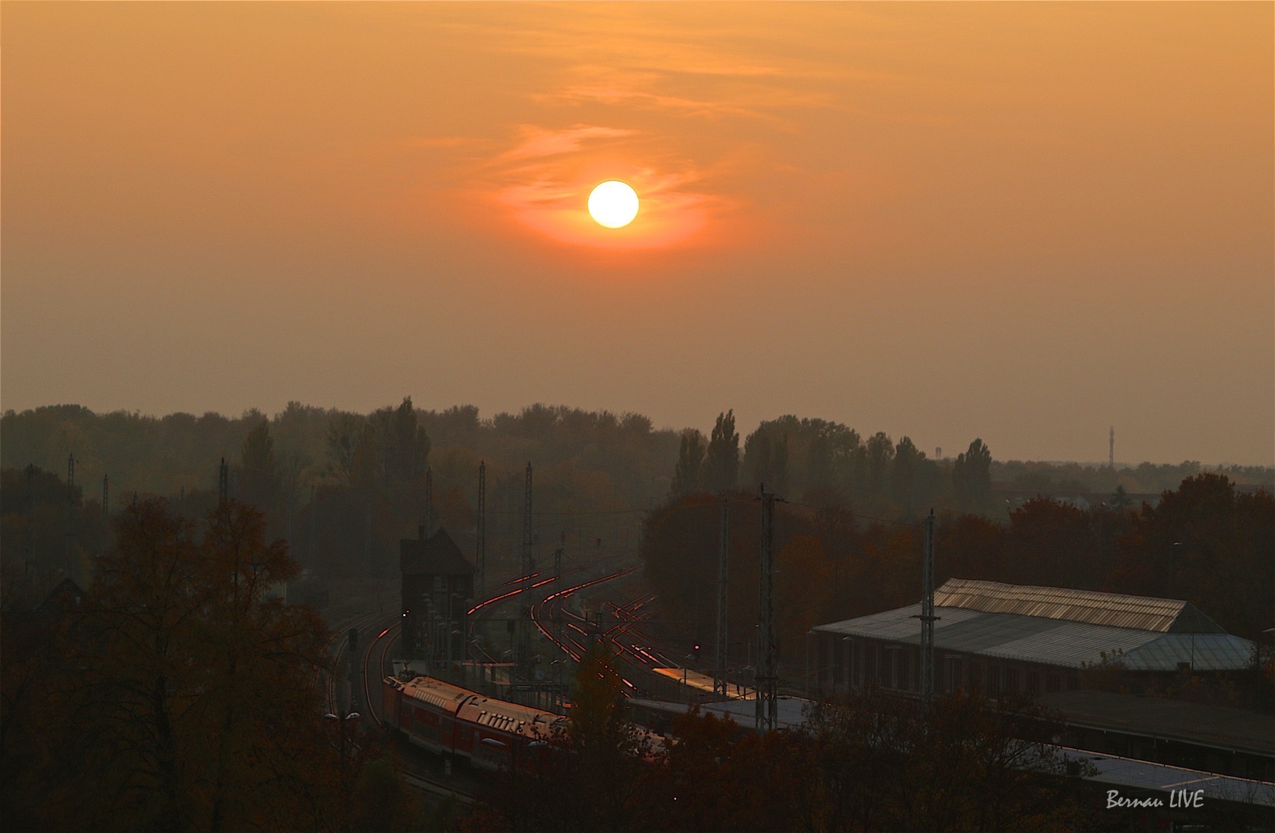 Sonnenuntergang über Bernau vor genau einer Stunde 47 Sonnenuntergang über Bernau bei Berlin
