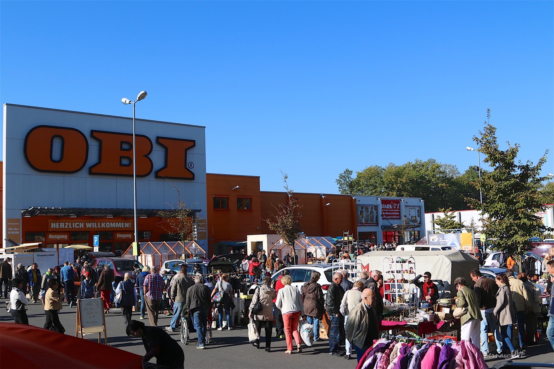 Heute: Grosser Flohmarkt in Bernau bei Berlin 90 Flohmarkt in Bernau bei Berlin
