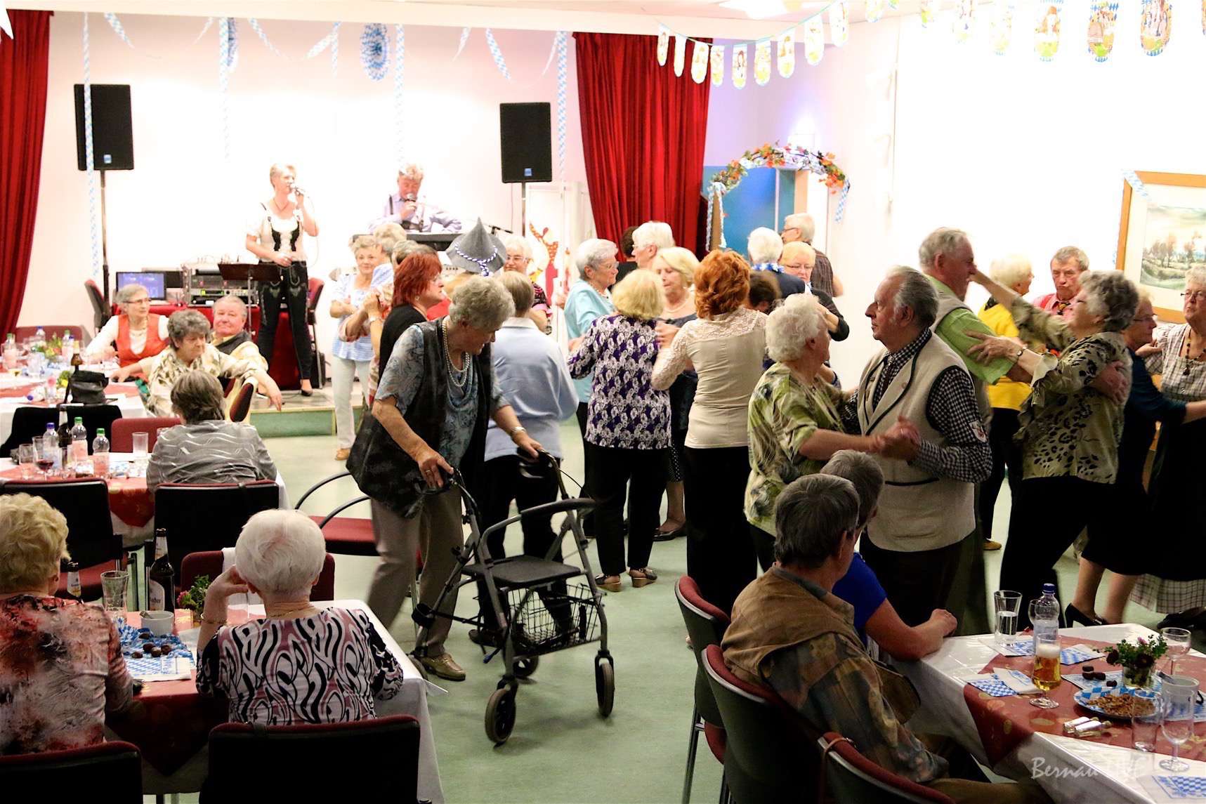 Bernau: Oktoberfest bei den Senioren im Klub Treff 23 35 Bernau: Oktoberfest bei den Senioren im Klub Treff 23