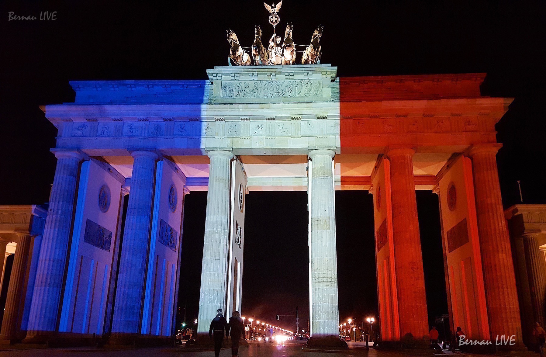 LIVE vom Brandenburger Tor - Nous sommes Paris! 3 LIVE vom Brandenburger Tor - Nous sommes Paris