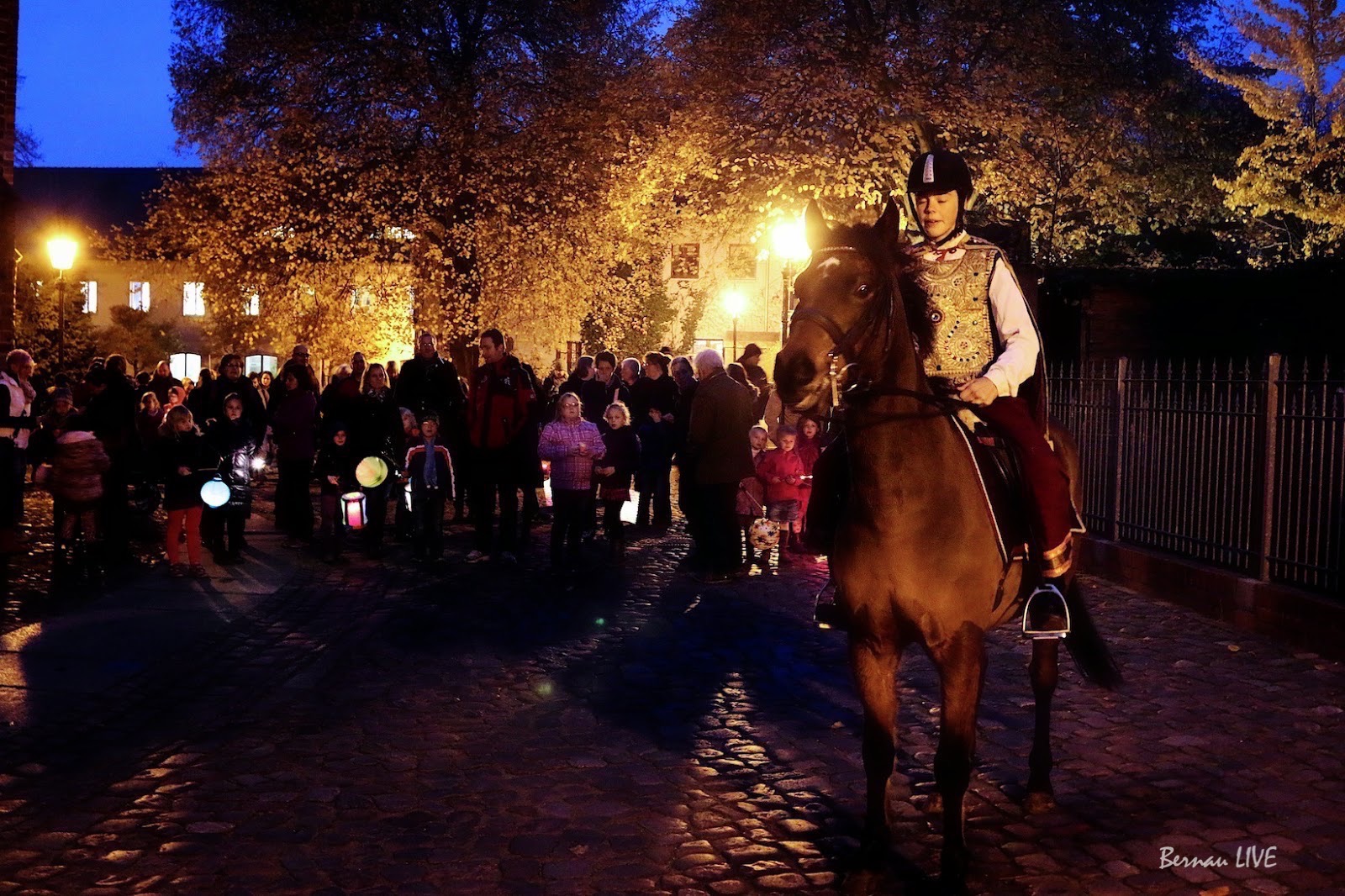 Heute: Laternenumzug der Grundschule Schönow 12 Martinstag: Alle Infos und Umzüge in Bernau und Umgebung