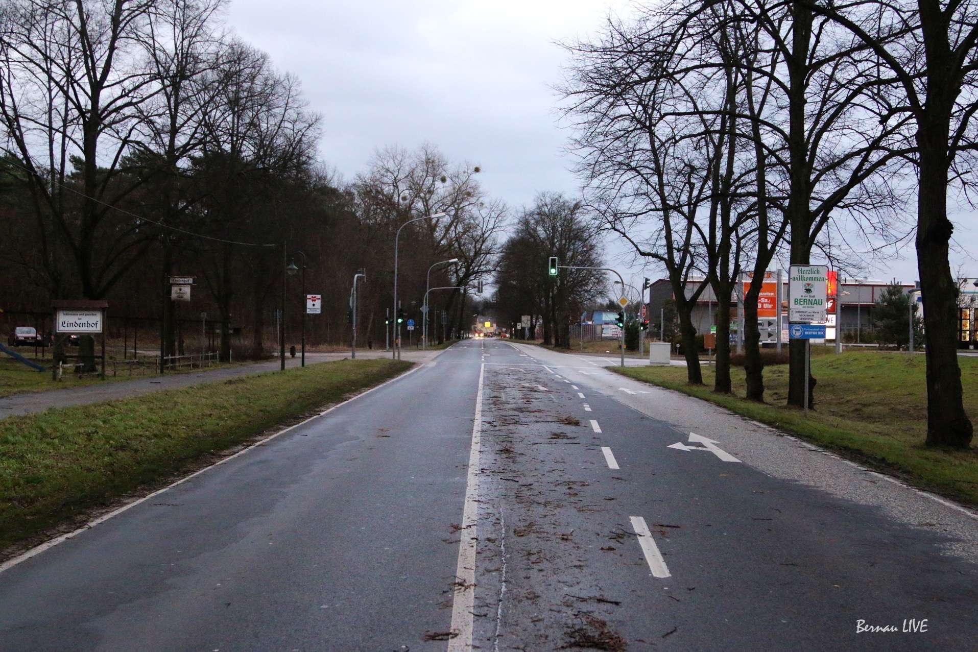 Barnim: Mit Sturmwarnung in den heutigen Mittwoch 21 Bernau: Hach je, es ist schon irgendwie frustrierend. Es ist fast dunkel, es stürmt, es ist kalt, die Straßen sind nach den Feiertagen wieder voll