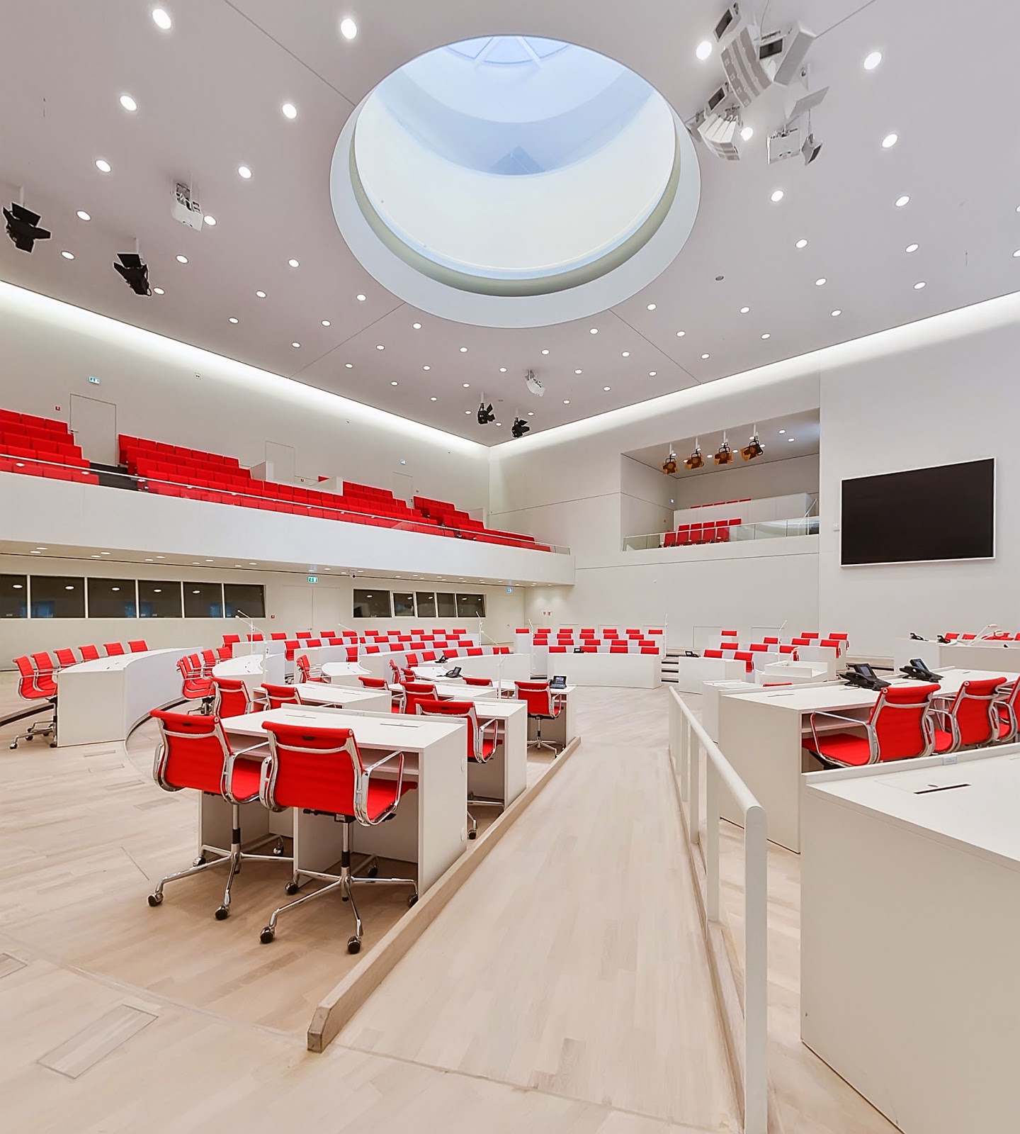 Britta Stark lädt zum Besuch des Potsdamer Landtages ein 23 Britta Stark lädt zum Besuch des Potsdamer Landtages ein