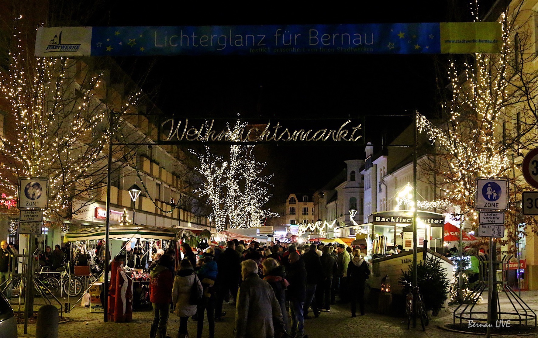 Weihnachtsmarkt Bernau - Einige Bilder zum Abend im Video 40 Weihnachtsmarkt Bernau - Einige Bilder zum Abend im Video