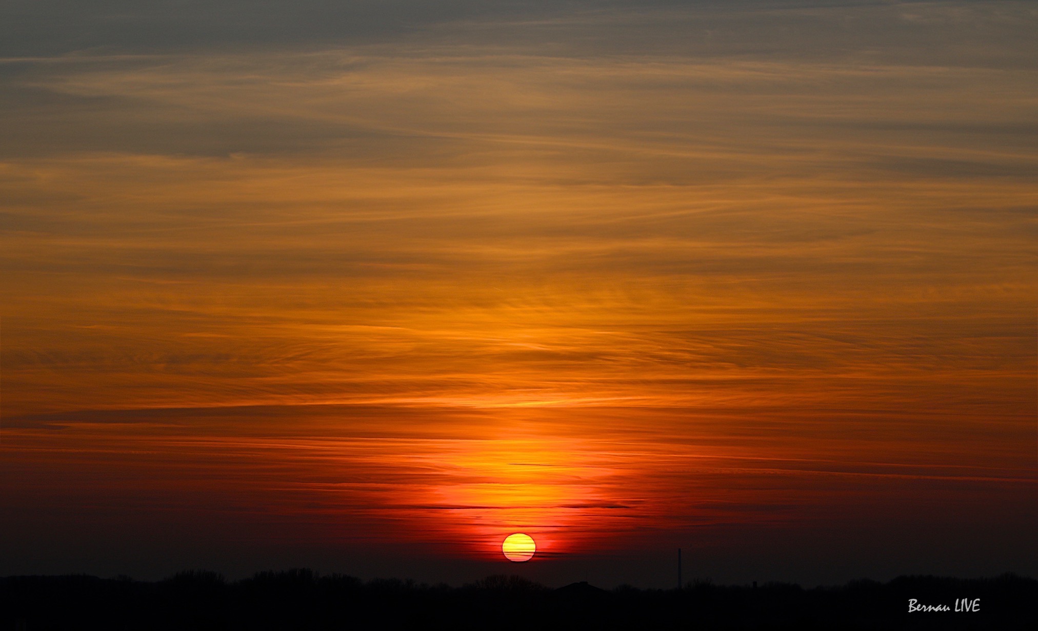 Sonnenuntergang Bernau: Ein Traum in Rot um kurz vor 4 13 Sonnenuntergang Bernau