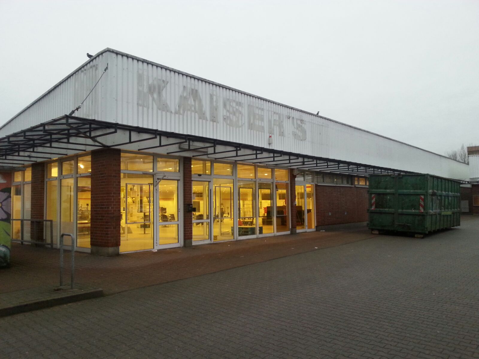 Bernau: Was ist denn da bei Kaiser´s los? Guten Morgen! 41 Bernau: Was ist denn da bei Kaiser´s los? Guten Morgen!