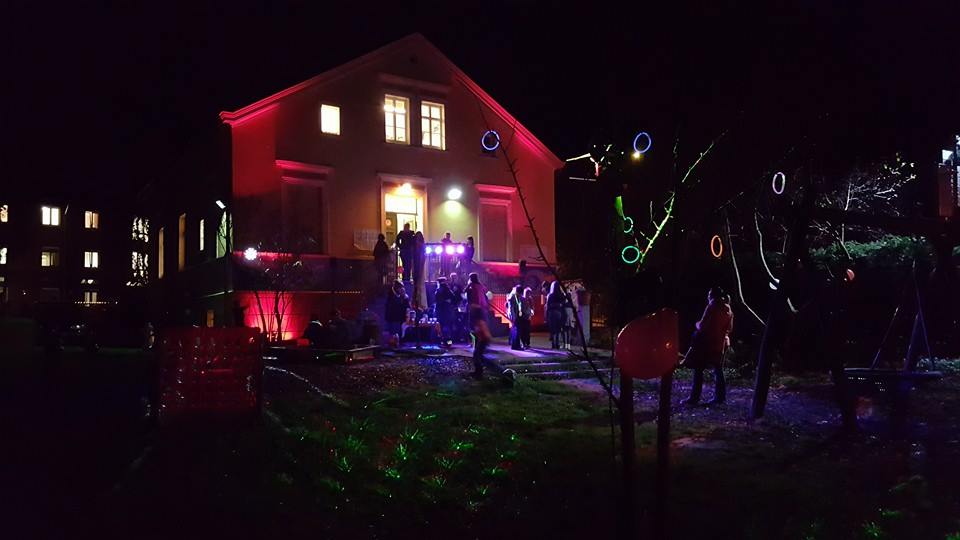 Bernau: Musikalisches Wintergrillen im Freizeithaus Yellow! 36 Bernau: Lichterfest im Kinder- und Jugendfreizeithaus Yellow