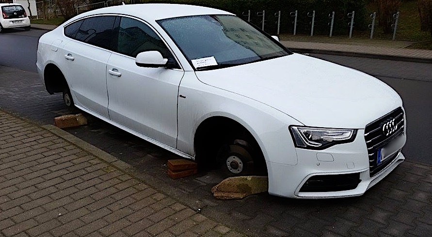 Räder geklaut - Einbruchsdiebstahl - mit Alkohol unterwegs 6 Bernau - Auto ohne Räder