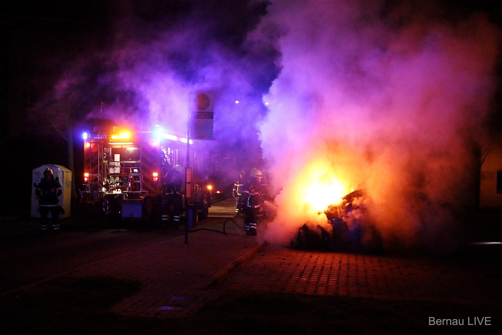 Bernau: Wieder Vollbrand eines PKW in Friedenstal 18 Bernau - PKW Brand Friedenstal