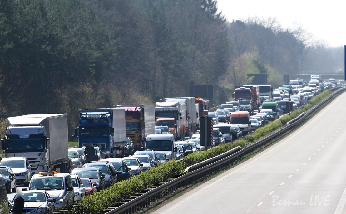 Verkehrshinweis: Stau in Richtung Bernau - BAB 10 / A11 13 Bernau: Stau