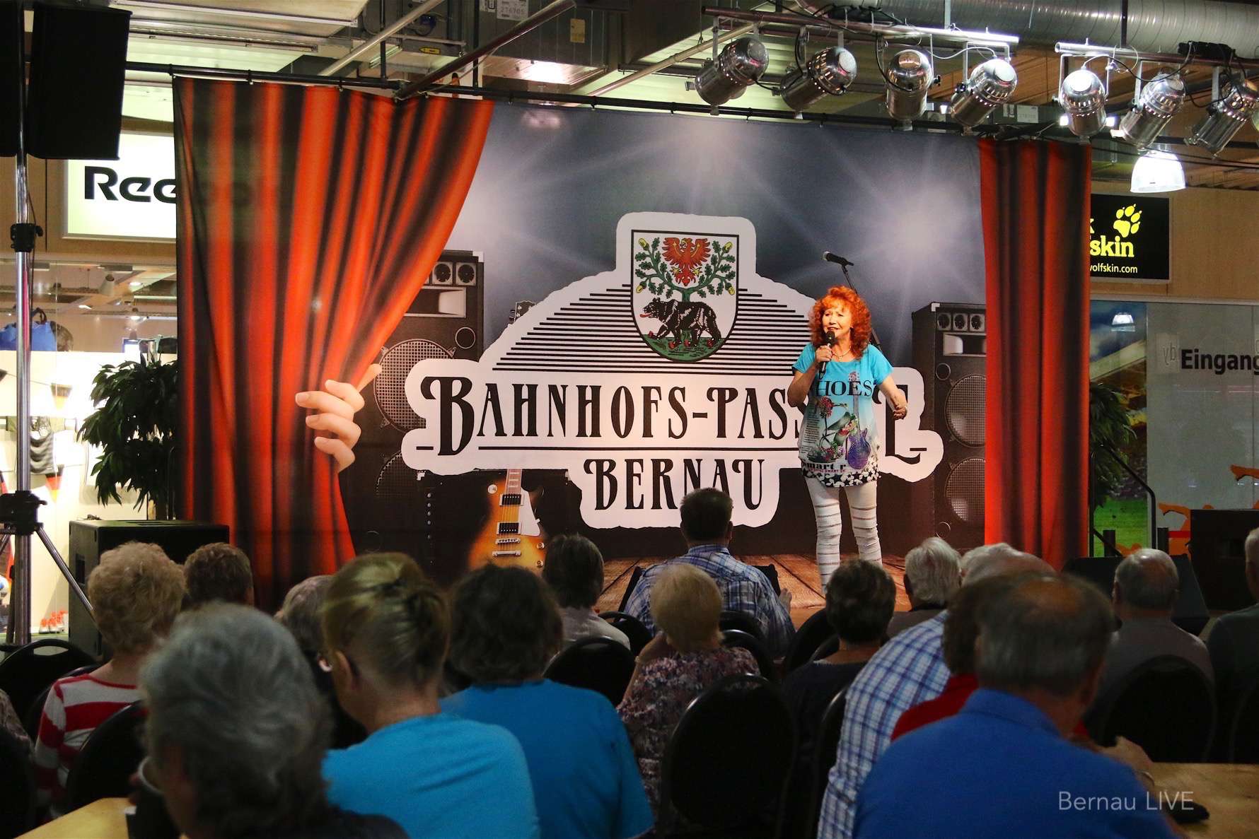 Regina Thoss LIVE in der Bahnhofs-Passage Bernau 3 Regina Thoss in der Bahnhofspassage Bernau