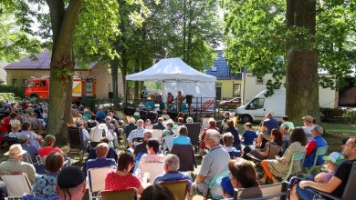 Klappstuhl-Theater in Ladeburg mit dem Theater am Wandlitzsee 24 Klappstuhltheater mit dem Theater am Wandlitzsee in Ladeburg