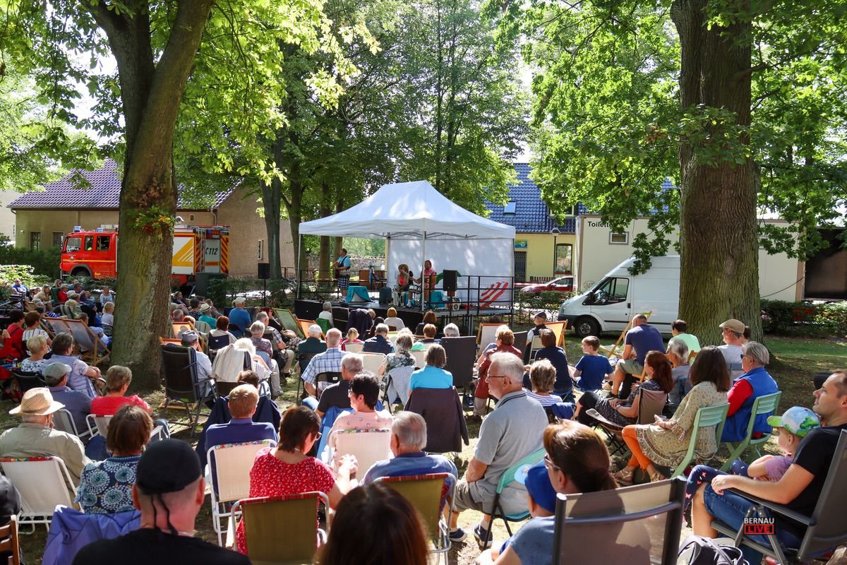 Klappstuhl-Theater in Ladeburg mit dem Theater am Wandlitzsee 1 Klappstuhltheater mit dem Theater am Wandlitzsee in Ladeburg