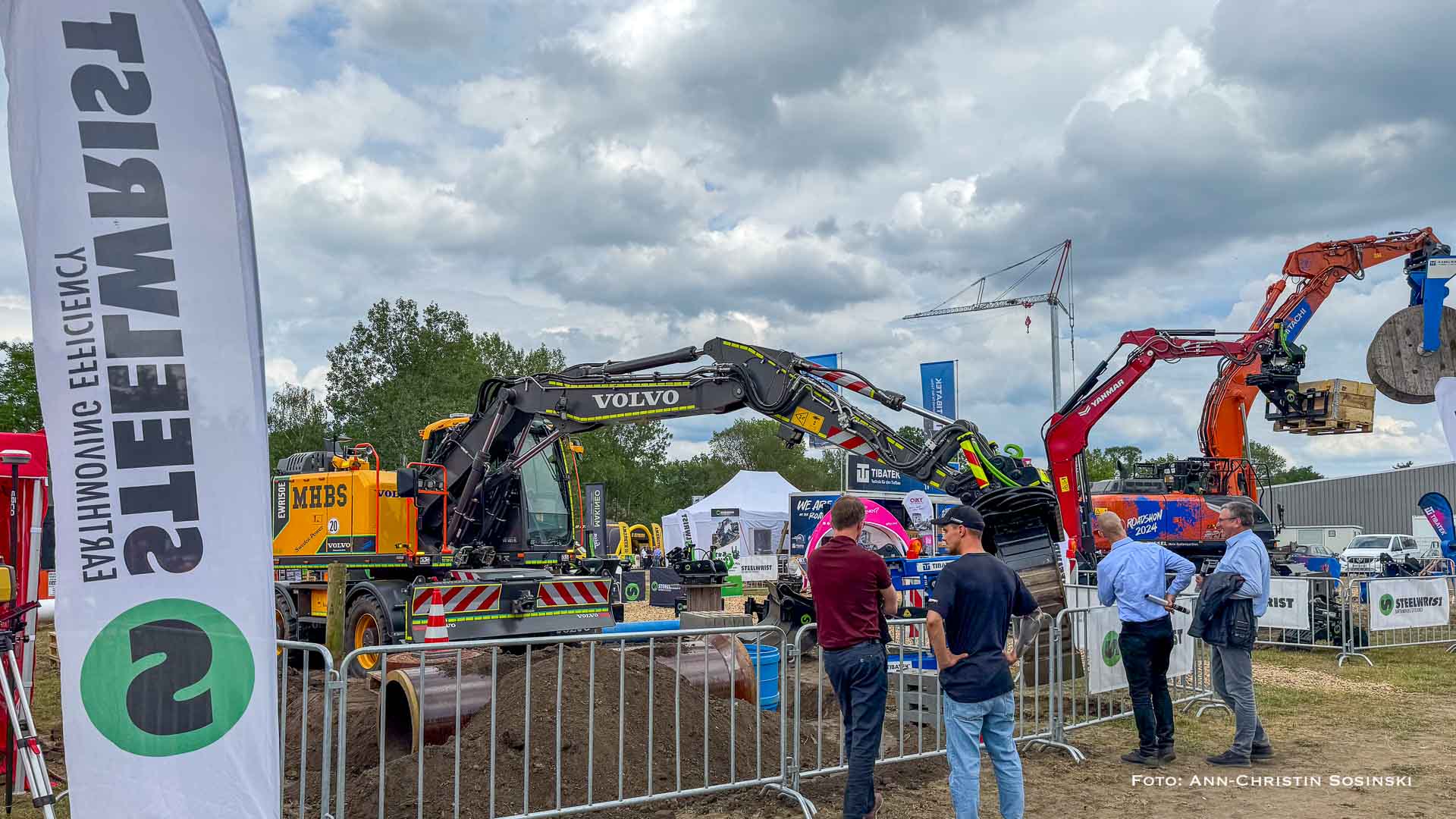 OstBau - Messe für Tiefbau, Erdbau und Recycling in Bernau eröffnet 1 OstBau - Messe für Tiefbau, Erdbau und Recycling in Bernau eröffnet