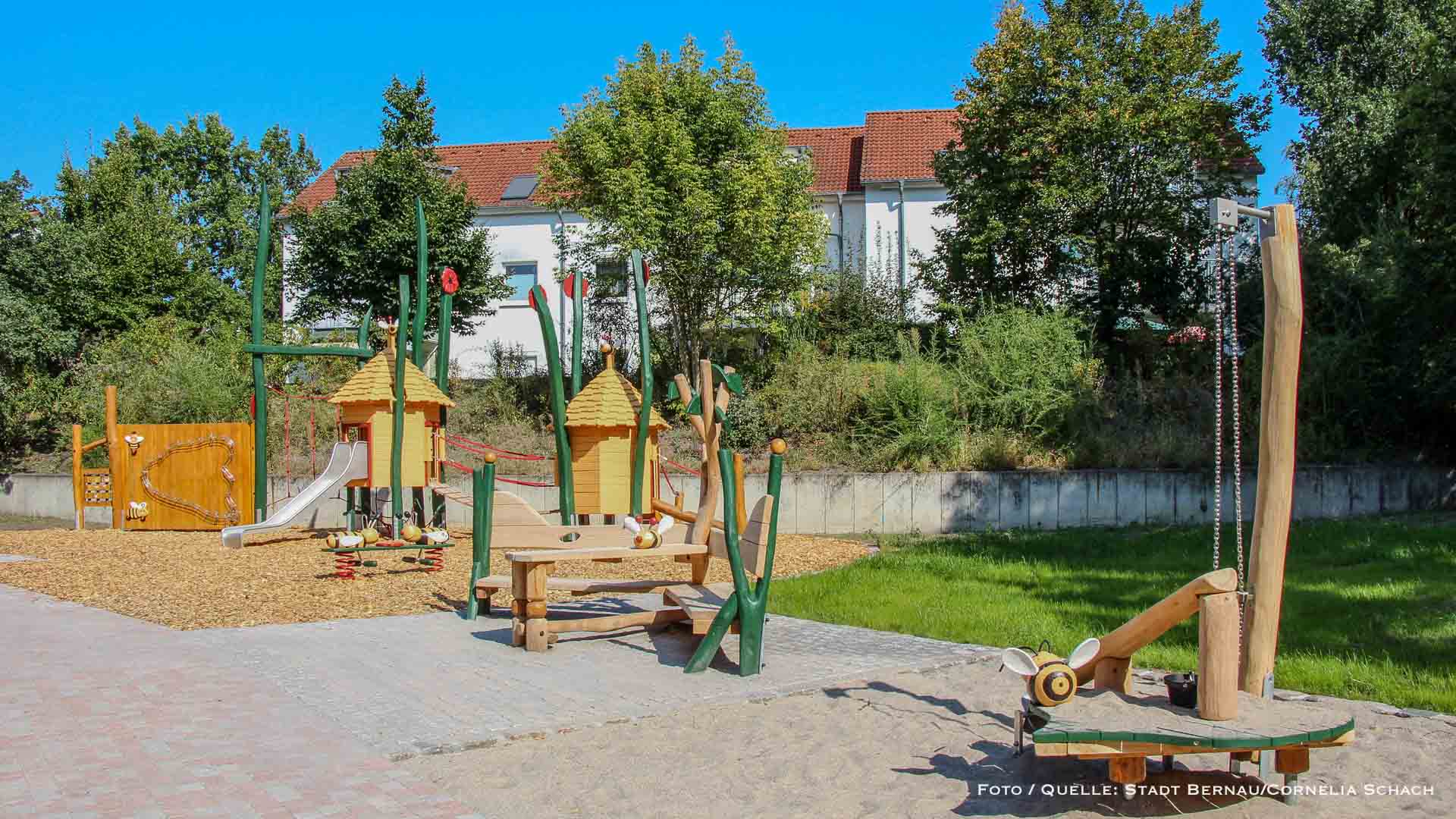 Inklusiver "Bienen"-Spielplatz am Hopfenweg in Ladeburg fertiggestellt 1 Inklusiver "Bienen"-Spielplatz am Hopfenweg in Ladeburg fertiggestellt