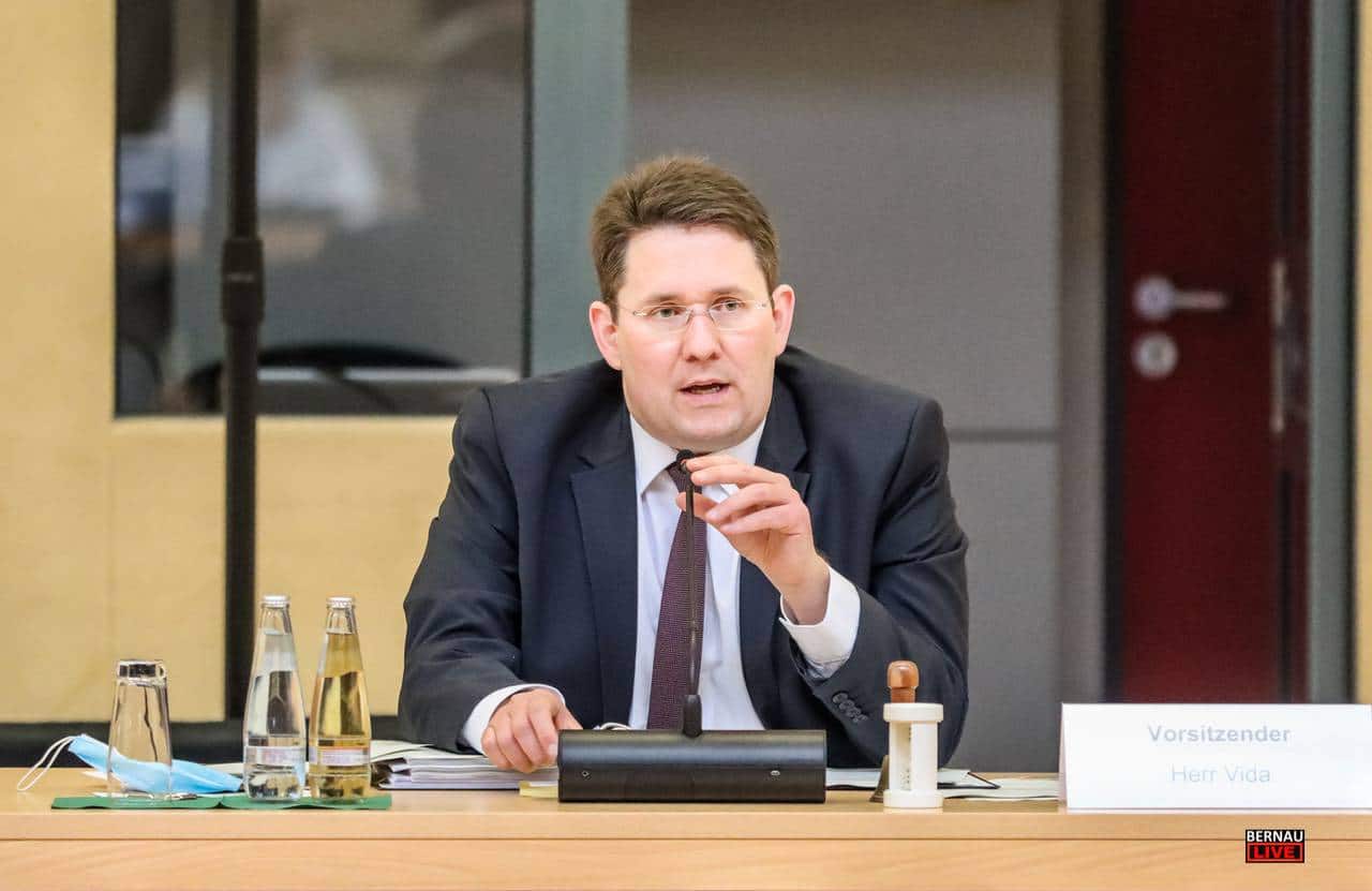 BVB / FREIE WÄHLER - Péter Vida erneut zum Landesvorsitzenden gewählt 1 BVB / FREIE WÄHLER - Péter Vida erneut zum Landesvorsitzenden gewählt