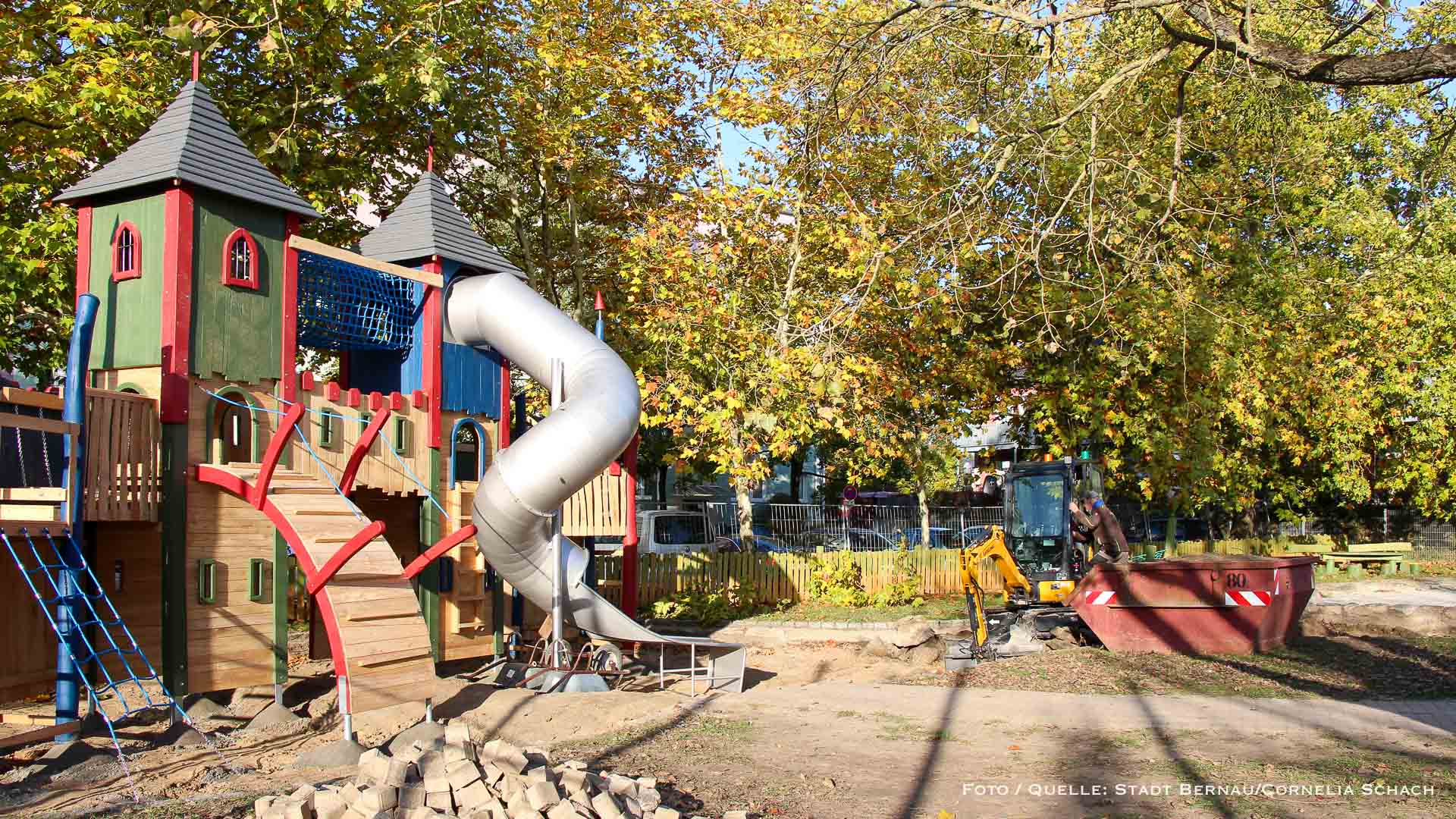 Bernau: Spielplatz-Eröffnung im Puschkinviertel und noch einige Reparaturarbeiten 1 Bernau: Spielplatzeinweihung im Puschkinviertel und noch einige Reparaturarbeiten