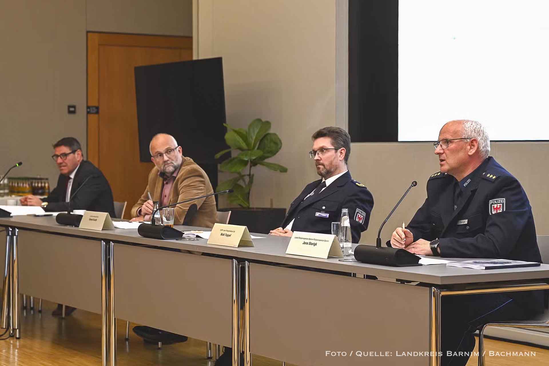 Sicherheitskonferenz des Landkreis Barnim in Bernau bei Berlin 5 Sicherheitskonferenz des Landkreis Barnim in Bernau bei Berlin