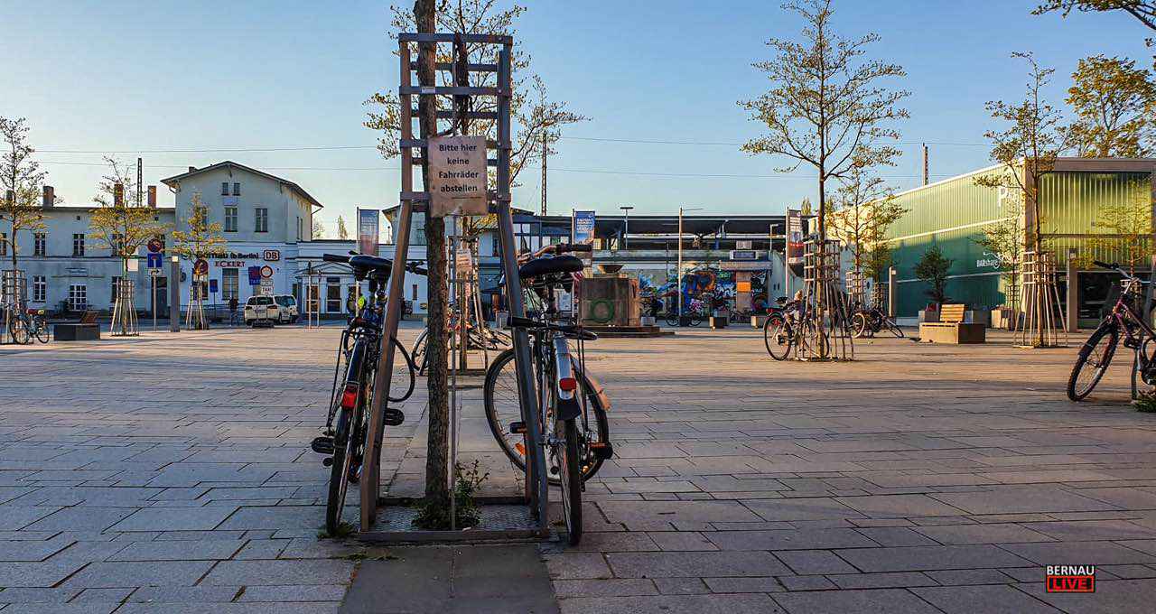 Bernau: Bis zum 26. Juni bitte alle Fahrräder vom Bahnhofsvorplatz entfernen 30 Bernau: Bis zum 26. Juni bitte alle Fahrräder vom Bahnhofsvorplatz entfernen