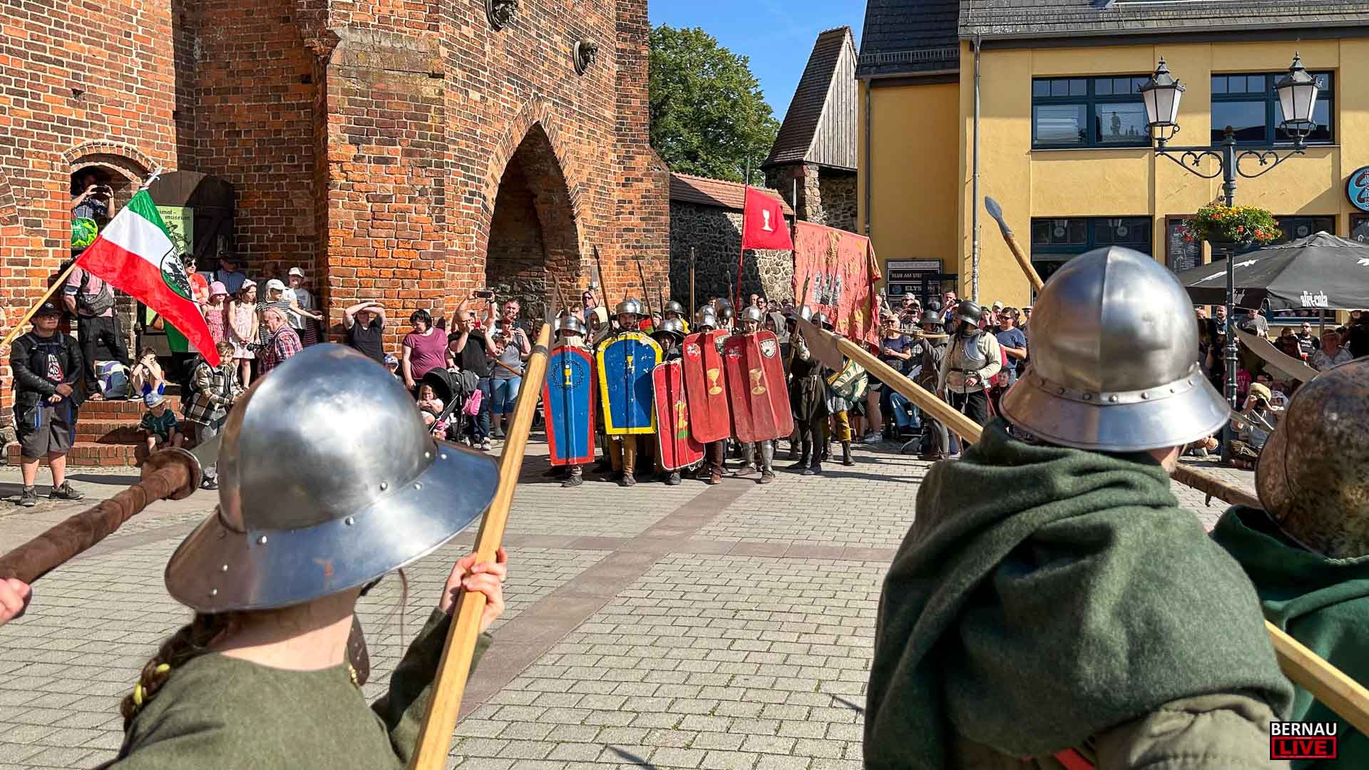 Das 32. Hussitenfest Bernau wurde soeben eröffnet - allen eine schöne Zeit 44 Das 32. Hussitenfest Bernau wurde soeben eröffnet - allen eine schöne Zeit