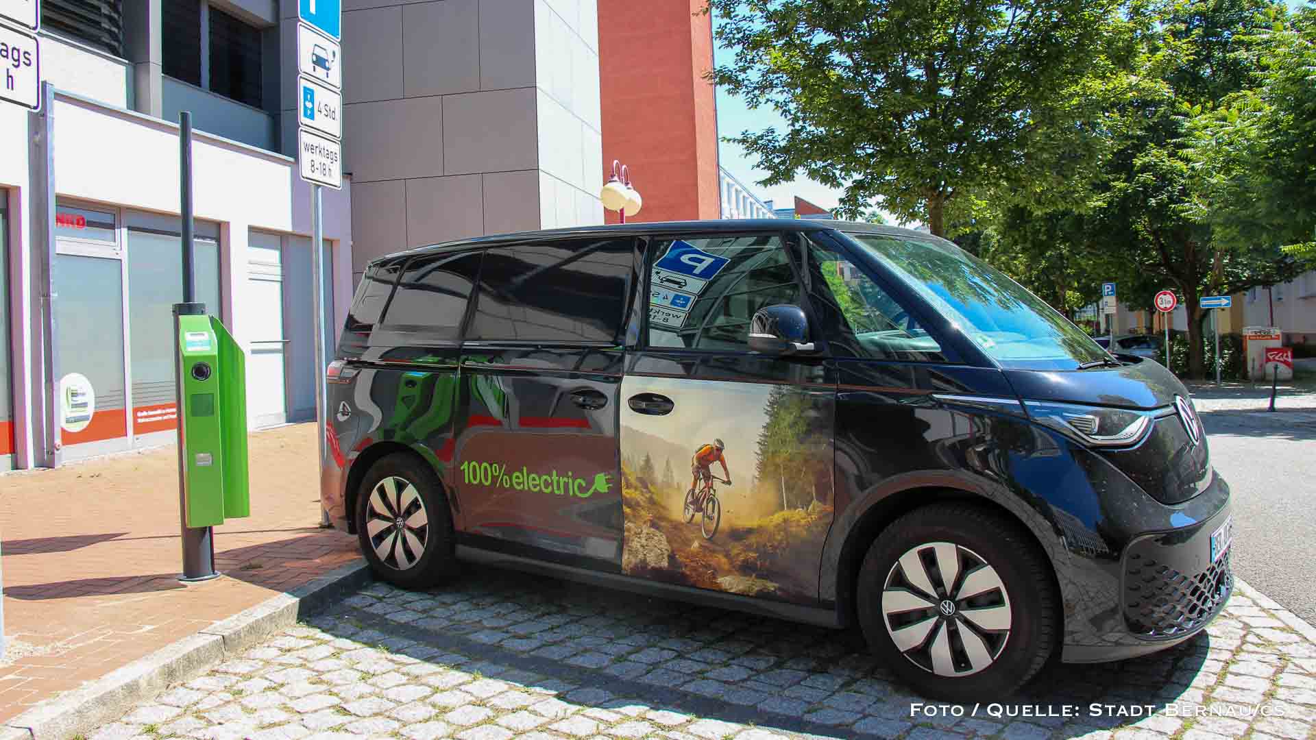 Bernau: E-Ladesäule in der Straße Alte Brauerei erneuert und technisch aufgewertet 1 Bernau: E-Ladesäule in der Straße Alte Brauerei erneuert und technisch aufgewertet