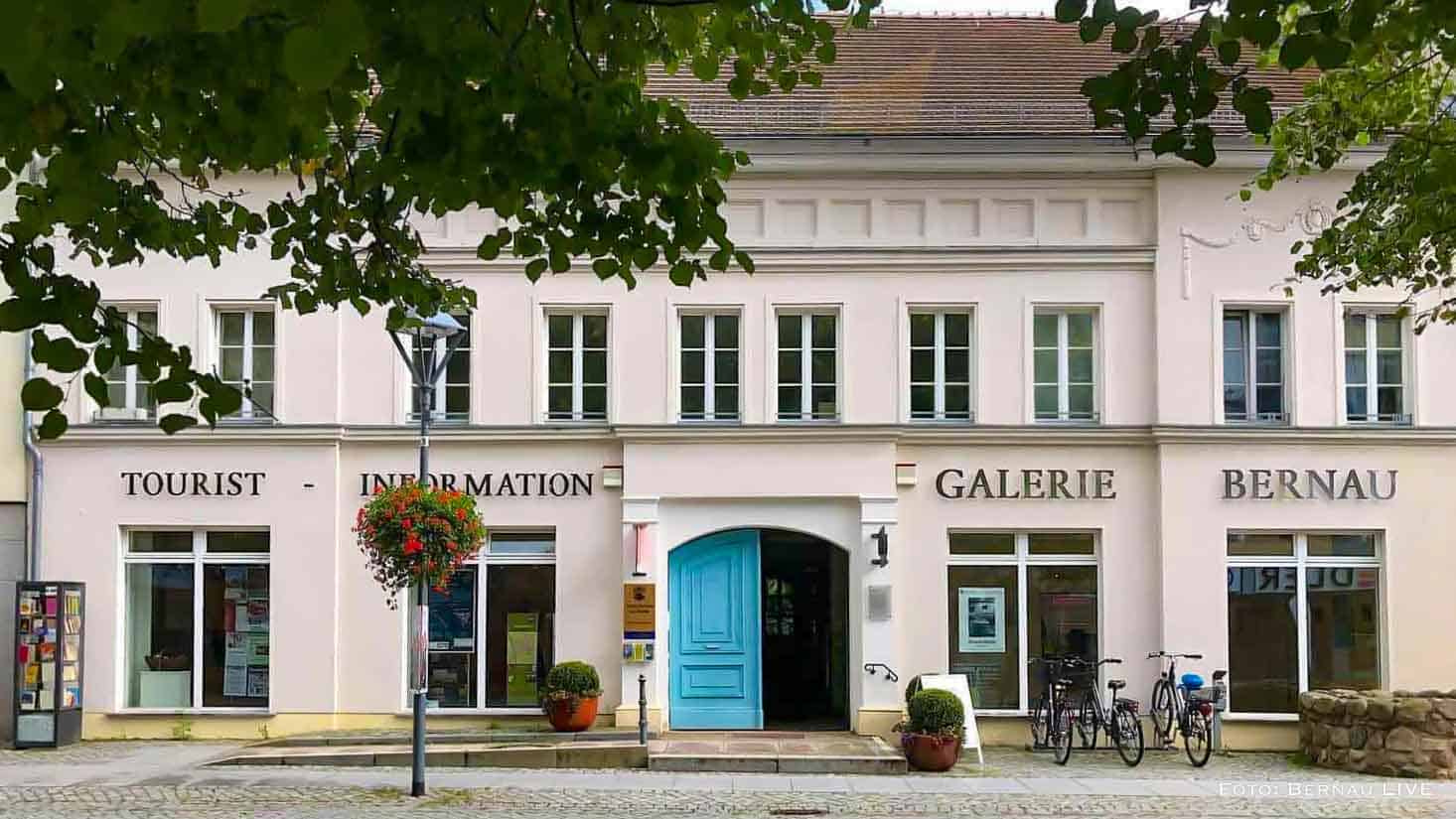 Friedensplakate werden ab heute in der Galerie Bernau gezeigt 1 Friedensplakate werden ab heute in der Galerie Bernau gezeigt