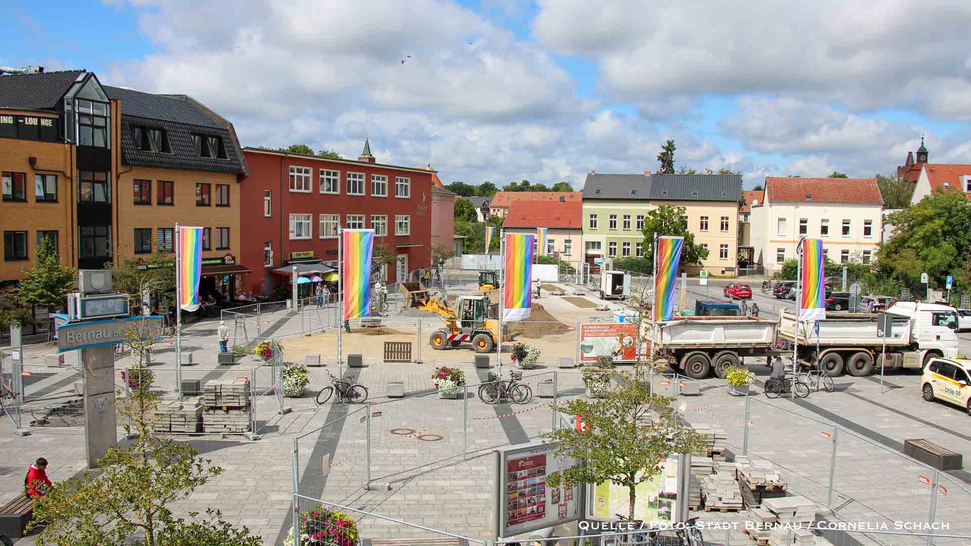 Umgestaltung des Bahnhofsvorplatzes in Bernau geht voran