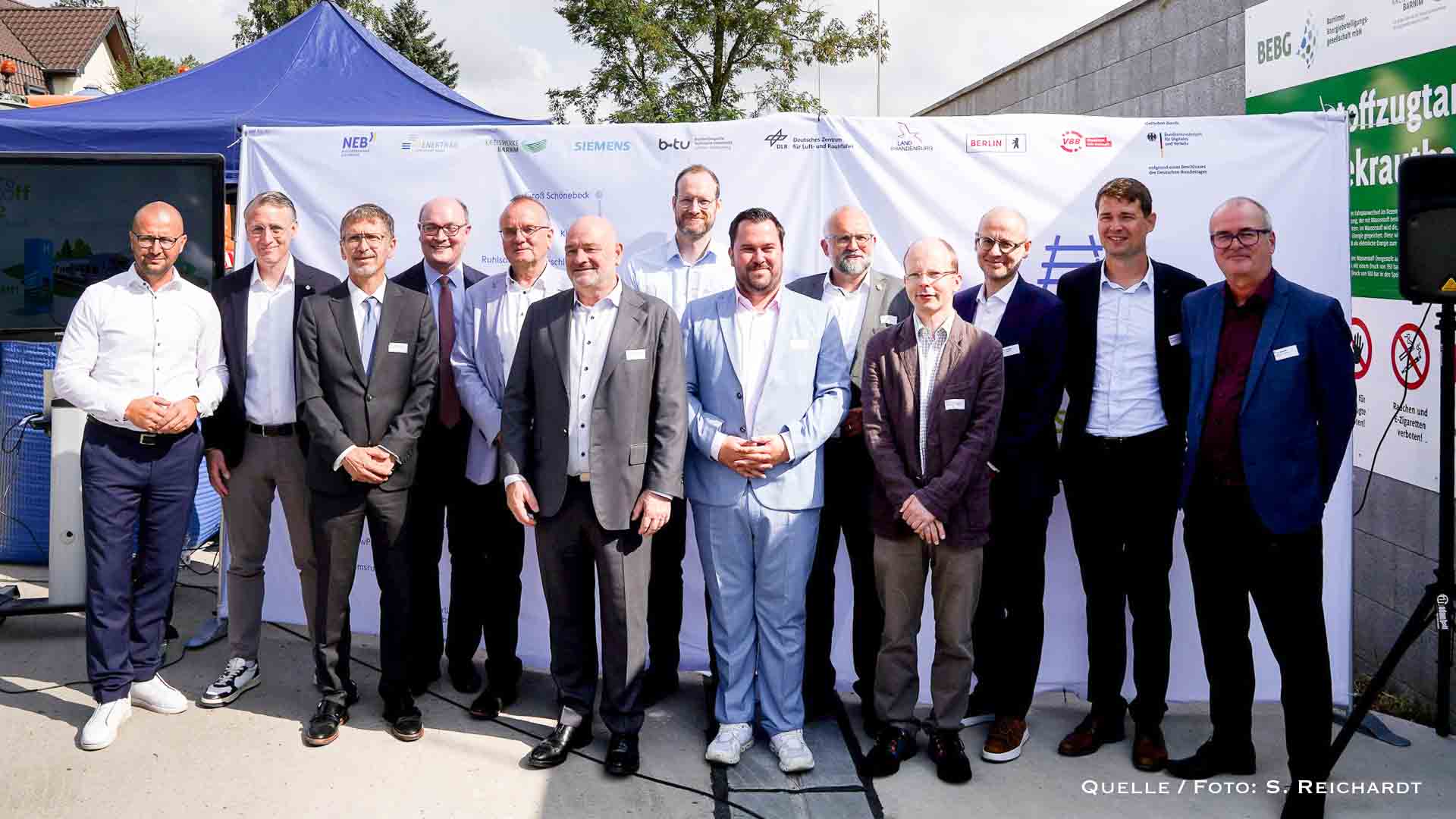 Heidekrautbahn wird zum Vorreiter: Forschungsprojekt „Wasserstoffschiene“ 1 Heidekrautbahn wird zum Vorreiter: Forschungsprojekt „Wasserstoffschiene“