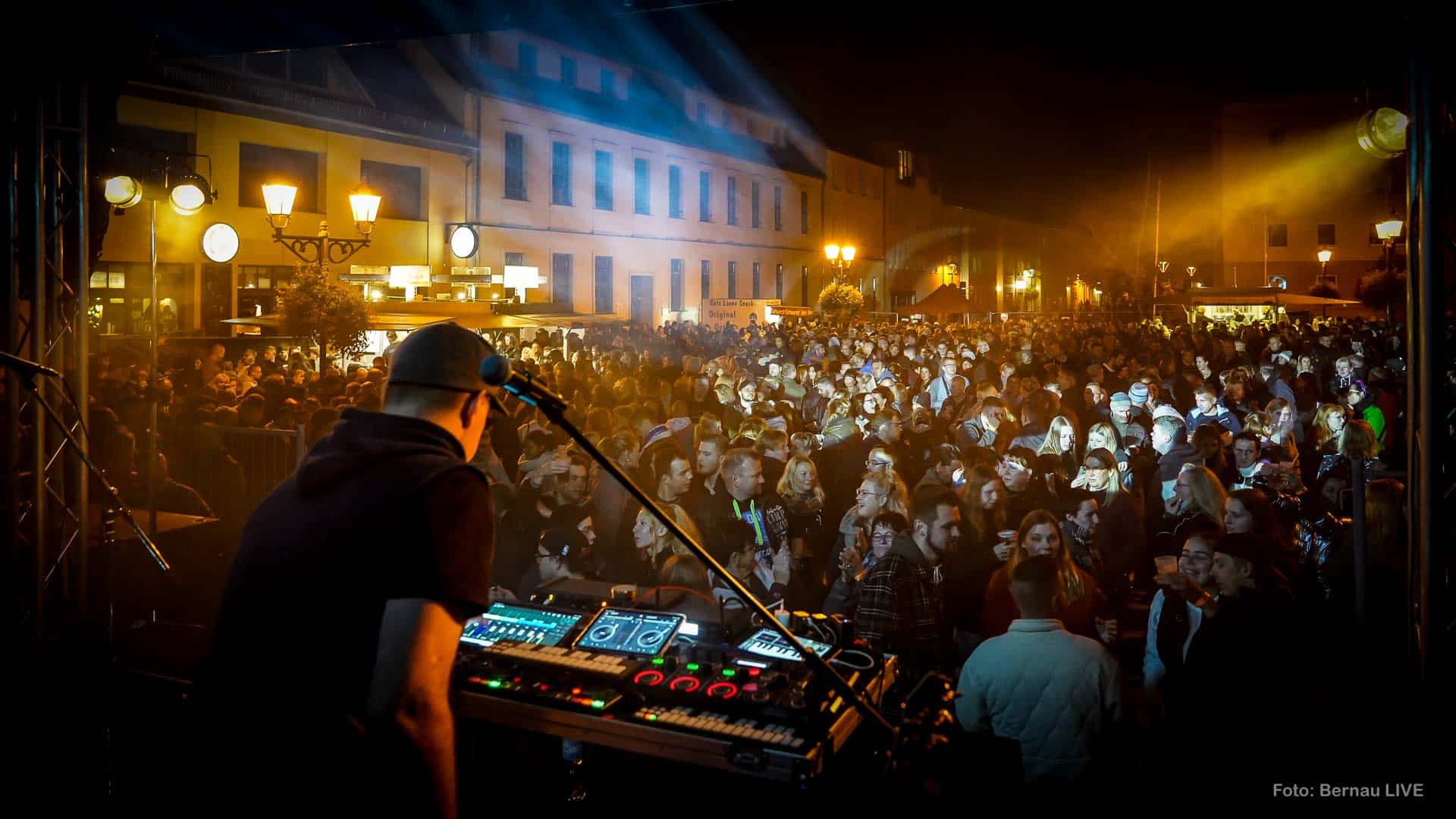 Auf zur Bernauer Lokaltour am 2.10. - Bändchen bereits erhältlich 23 Auf zur Bernauer Lokaltour am 2.10. - Bändchen bereits erhältlich