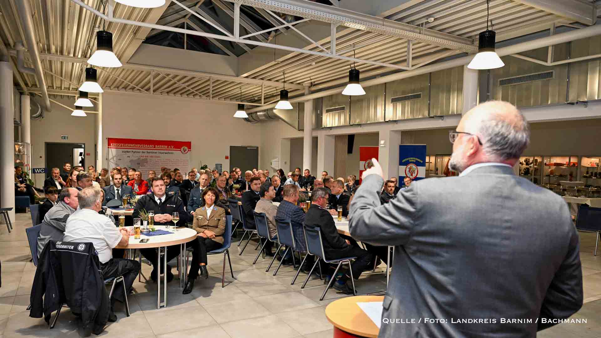 Anerkennung für das Ehrenamt: Landrat würdigt Einsatzkräfte im Barnim 32 Anerkennung für das Ehrenamt: Landrat würdigt Einsatzkräfte im Barnim