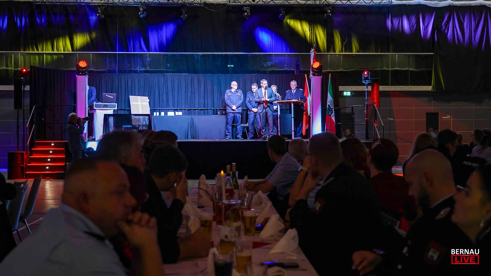 Freiwillige Feuerwehr feiert ihre Ehrenamtlichen in der Sparkassen-Arena Bernau 13 Bernau LIVE - Dein Stadtmagazin für Bernau bei Berlin