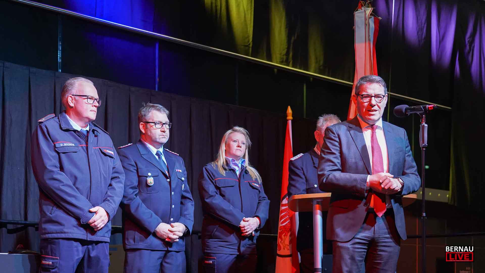 Freiwillige Feuerwehr feiert ihre Ehrenamtlichen in der Sparkassen-Arena Bernau 12 Bernau LIVE - Dein Stadtmagazin für Bernau bei Berlin