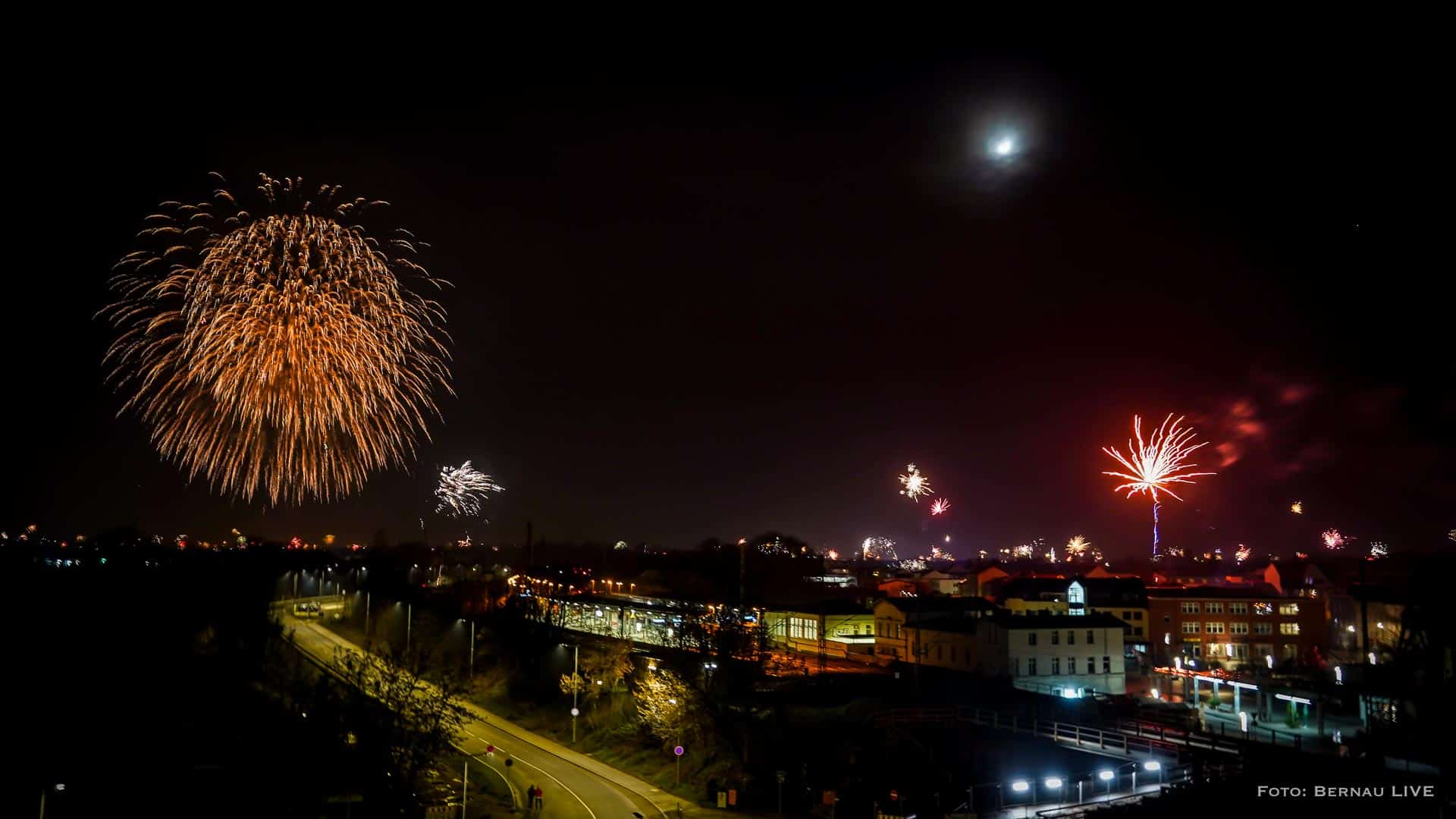 Zentrales Höhenfeuerwerk der Stadt Bernau - der Aufbau hat begonnen 14 Bernau LIVE - Dein Stadtmagazin für Bernau bei Berlin
