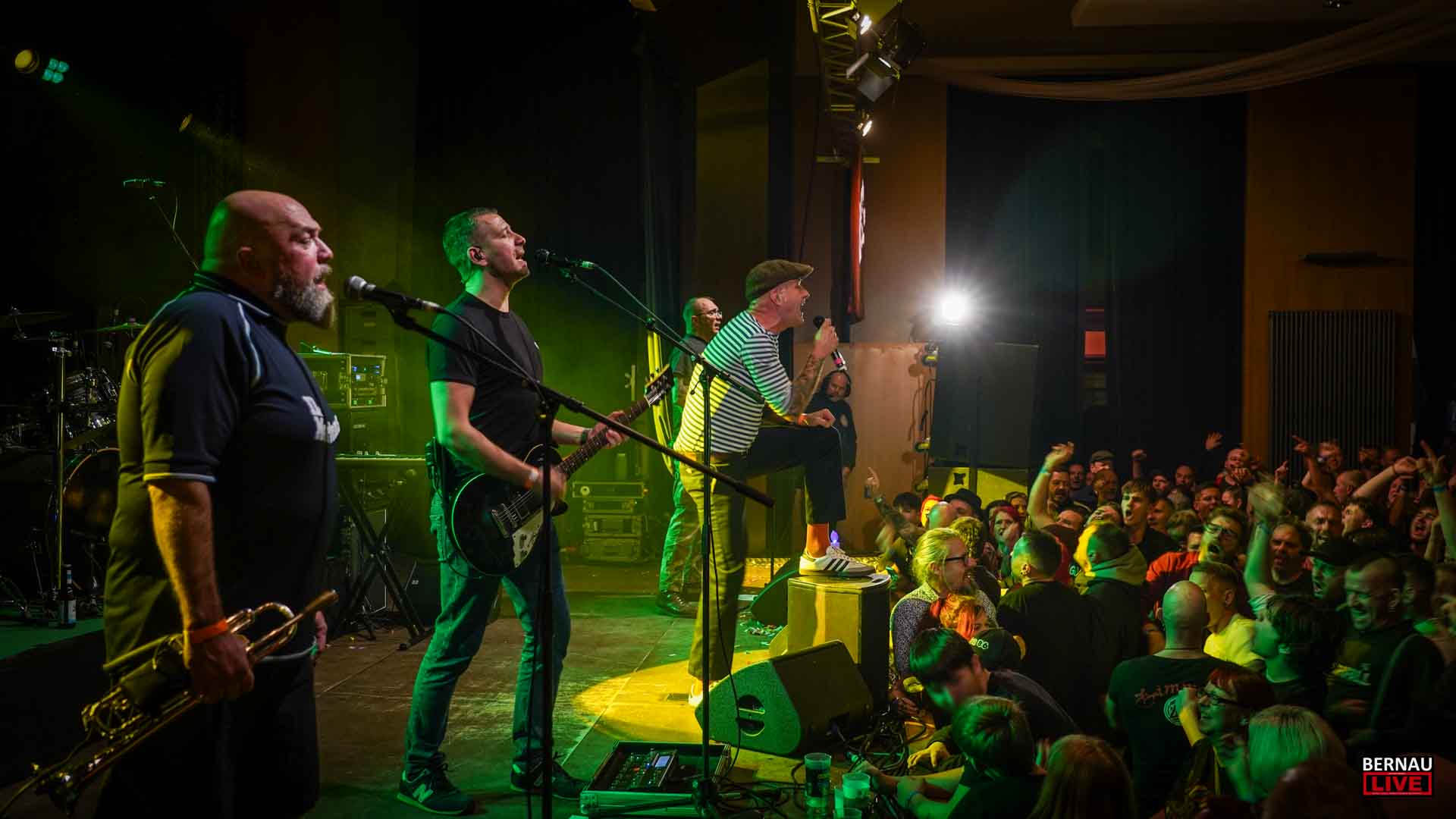 „Weihnachten in Familie“ – Bernauer Punkrock League lässt Stadthalle beben 9 Bernau LIVE - Dein Stadtmagazin für Bernau bei Berlin
