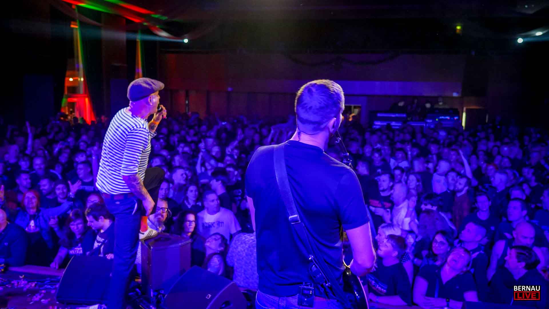 „Weihnachten in Familie“ – Bernauer Punkrock League lässt Stadthalle beben 8 Bernau LIVE - Dein Stadtmagazin für Bernau bei Berlin