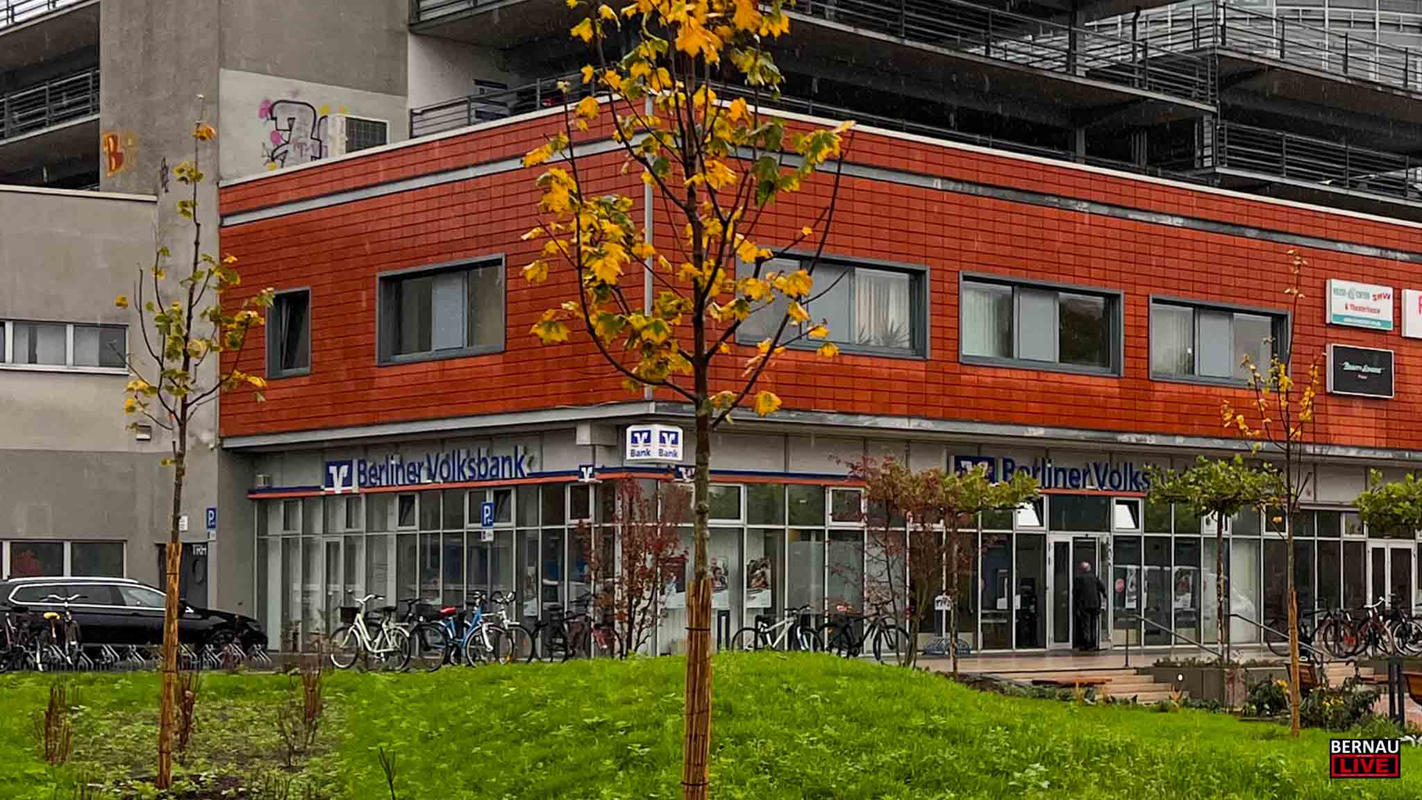 Umzug: Berliner Volksbank verabschiedet sich aus der Bahnhofs-Passage Bernau 24 Umzug: Berliner Volksbank verabschiedet sich aus der Bahnhofs-Passage Bernau