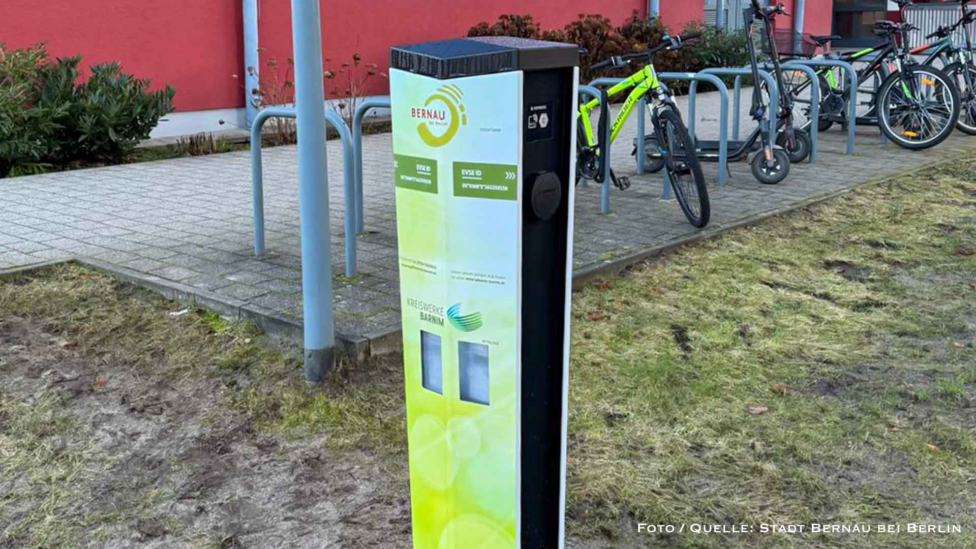 Bernau: Neue E-Ladesäule an der Erich-Wünsch-Halle am Netz 14 Bernau: Neue E-Ladesäule an der Erich-Wünsch-Halle am Netz