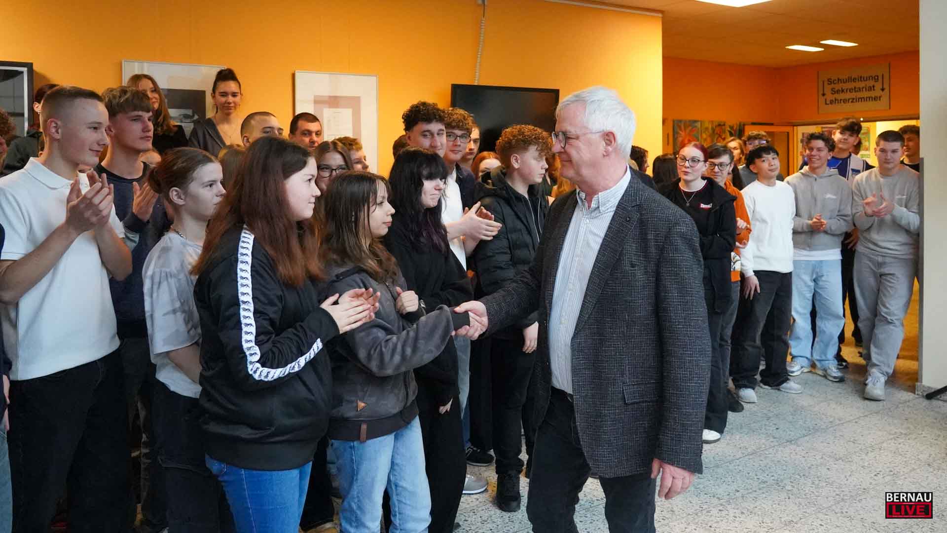 Bernau sagt Danke: Othmar Nickel geht in den Schul - Ruhestand 13 Bernau LIVE - Dein Stadtmagazin für Bernau bei Berlin